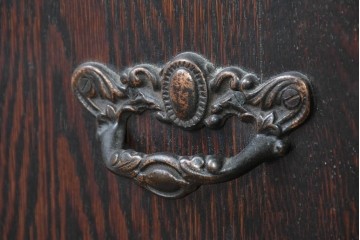 イギリスアンティーク　オーク材　クラシカルな彫刻入りのコールボックス　(R-087795)