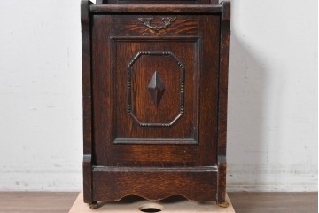 イギリスアンティーク　オーク材　クラシカルな彫刻入りのコールボックス　(R-087795)