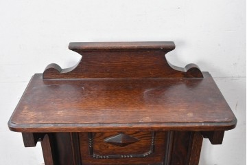 イギリスアンティーク　オーク材　クラシカルな彫刻入りのコールボックス　(R-087795)