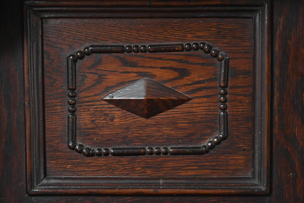 イギリスアンティーク　オーク材　クラシカルな彫刻入りのコールボックス　(R-087795)