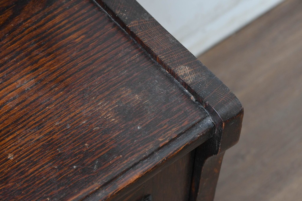 イギリスアンティーク　オーク材　クラシカルな彫刻入りのコールボックス　(R-087795)