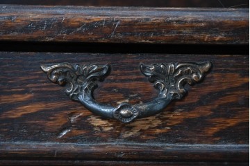 イギリスアンティーク　オーク材　クラシカルな彫刻入りのコールボックス　(R-087795)