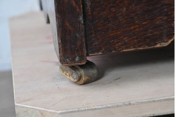 イギリスアンティーク　オーク材　クラシカルな彫刻入りのコールボックス　(R-087795)