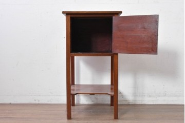 イギリスアンティーク　マホガニー材　シンプルで上品な収納付きサイドテーブル　(R-087796)