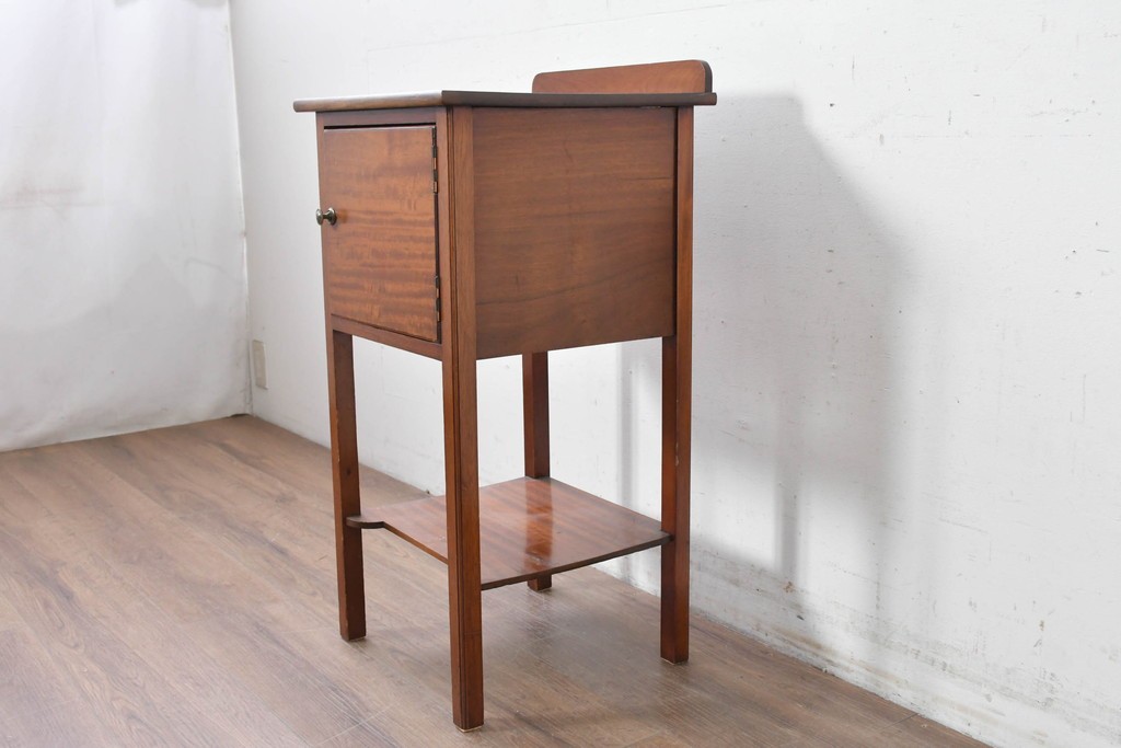 イギリスアンティーク　マホガニー材　シンプルで上品な収納付きサイドテーブル　(R-087796)