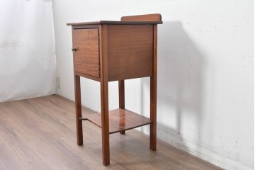 イギリスアンティーク　マホガニー材　シンプルで上品な収納付きサイドテーブル　(R-087796)