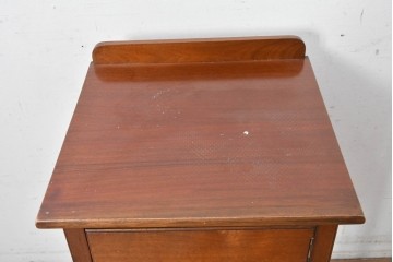 イギリスアンティーク　マホガニー材　シンプルで上品な収納付きサイドテーブル　(R-087796)