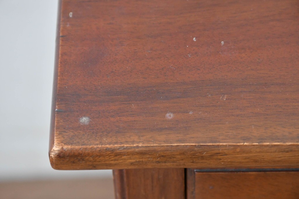 イギリスアンティーク　マホガニー材　シンプルで上品な収納付きサイドテーブル　(R-087796)