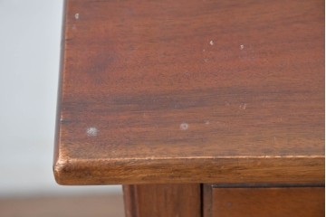 イギリスアンティーク　マホガニー材　シンプルで上品な収納付きサイドテーブル　(R-087796)