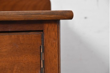 イギリスアンティーク　マホガニー材　シンプルで上品な収納付きサイドテーブル　(R-087796)