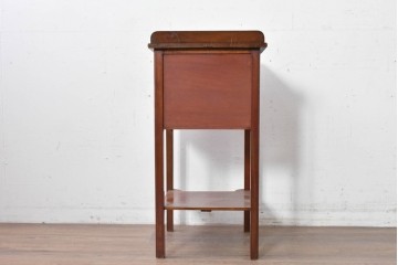 イギリスアンティーク　マホガニー材　シンプルで上品な収納付きサイドテーブル　(R-087796)