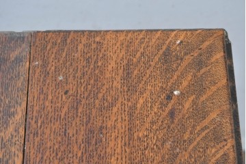 イギリスアンティーク　コンパクトで使い勝手の良い引き出し付きバタフライサイドテーブル　(R-087797)