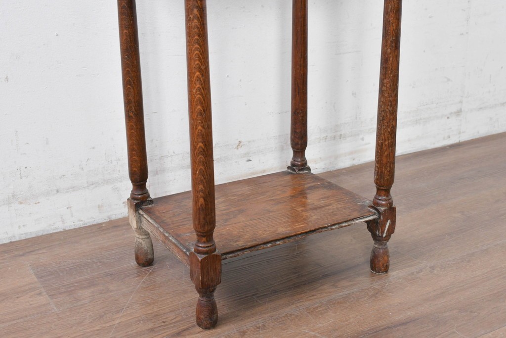 イギリスアンティーク　コンパクトで使い勝手の良い引き出し付きバタフライサイドテーブル　(R-087797)