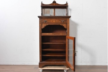 イギリスアンティーク　ローズウッド材　コンパクトなサイズ感がうれしい象嵌入りのミュージックキャビネット　(R-087798)