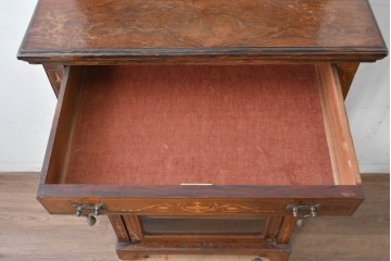 イギリスアンティーク　ローズウッド材　コンパクトなサイズ感がうれしい象嵌入りのミュージックキャビネット　(R-087798)