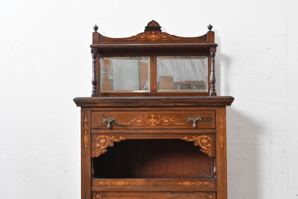 イギリスアンティーク　ローズウッド材　コンパクトなサイズ感がうれしい象嵌入りのミュージックキャビネット　(R-087798)