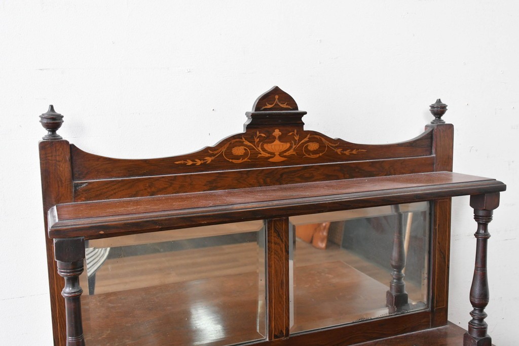 イギリスアンティーク　ローズウッド材　コンパクトなサイズ感がうれしい象嵌入りのミュージックキャビネット　(R-087798)