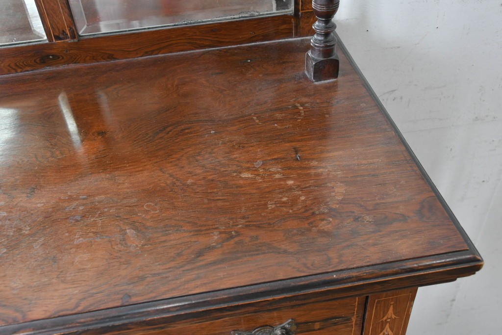 イギリスアンティーク　ローズウッド材　コンパクトなサイズ感がうれしい象嵌入りのミュージックキャビネット　(R-087798)