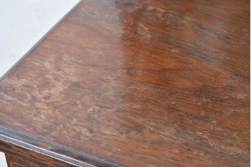 イギリスアンティーク　ローズウッド材　コンパクトなサイズ感がうれしい象嵌入りのミュージックキャビネット　(R-087798)