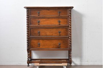 イギリスアンティーク　オーク材　存在感のあるツイストレッグが魅力の小振りなチェスト　(R-087799)