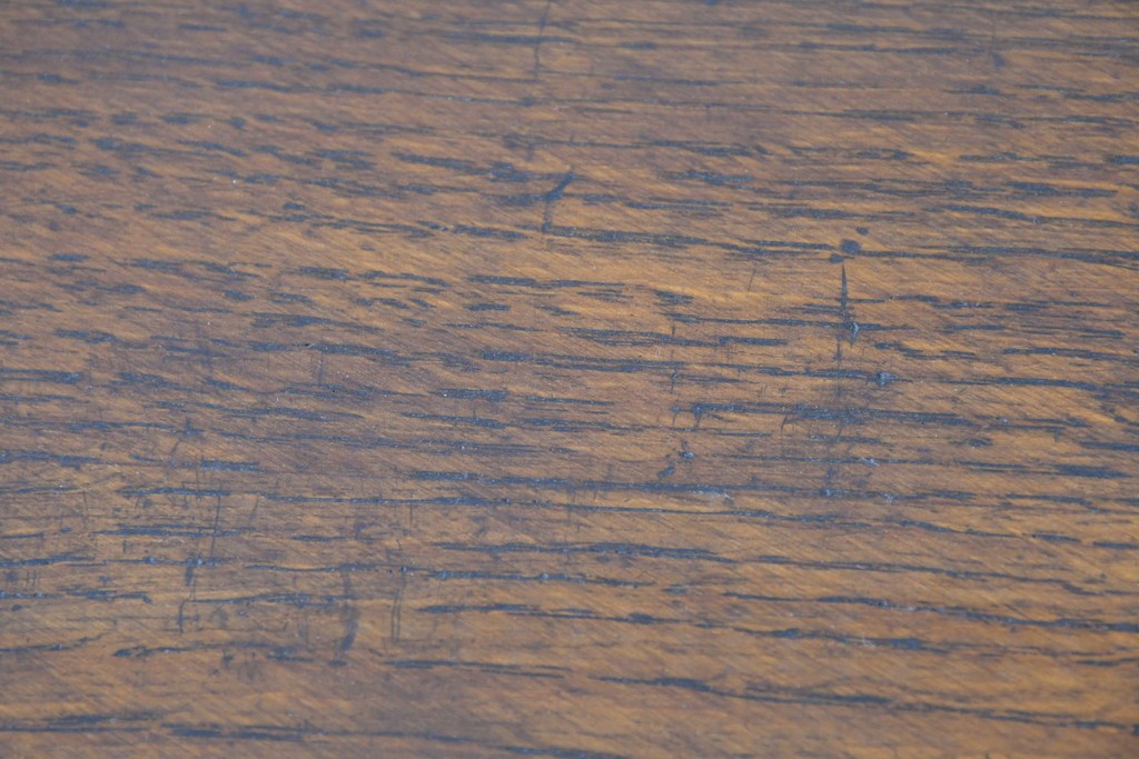 イギリスアンティーク　オーク材　存在感のあるツイストレッグが魅力の小振りなチェスト　(R-087799)