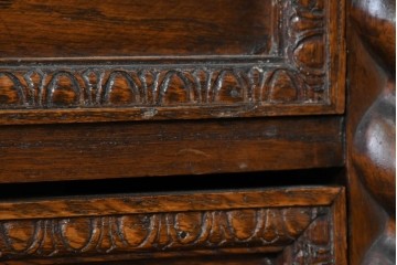 イギリスアンティーク　オーク材　存在感のあるツイストレッグが魅力の小振りなチェスト　(R-087799)