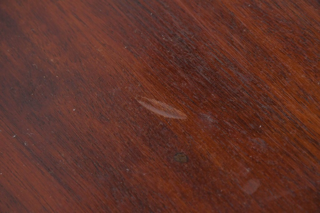 イギリスアンティーク　マホガニー材　曲線フォルムが美しい上品なサイドキャビネット　(R-087800)