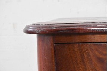 イギリスアンティーク　マホガニー材　曲線フォルムが美しい上品なサイドキャビネット　(R-087800)