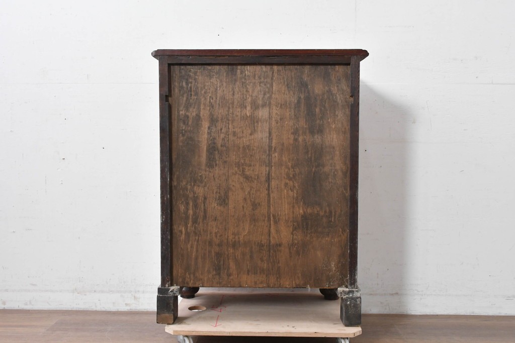 イギリスアンティーク　マホガニー材　曲線フォルムが美しい上品なサイドキャビネット　(R-087800)