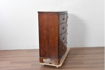 イギリスアンティーク　マホガニー材　象嵌(インレイ)細工と曲線美が魅力のチェスト　(R-087801)