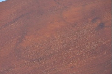 イギリスアンティーク　マホガニー材　象嵌(インレイ)細工と曲線美が魅力のチェスト　(R-087801)