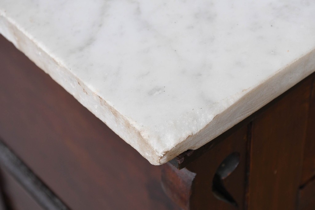 イギリスアンティーク　大理石天板　ウォールナット材　小振りサイズ　タイル装飾と透かし彫りが美しいウォッシュスタンド　(R-087802)