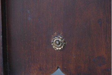 イギリスアンティーク　大理石天板　ウォールナット材　小振りサイズ　タイル装飾と透かし彫りが美しいウォッシュスタンド　(R-087802)