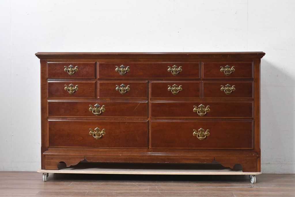 中古　美品　アメリカ　トーマスビル(Thomasville)　インプレッション(IMPRESSIONS)　クラシカルな意匠と収納力を兼ね備えたチェスト　(R-087803)