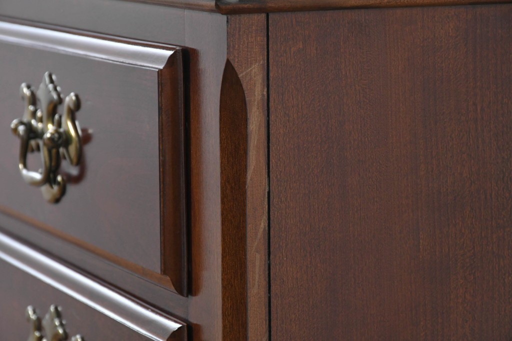 中古　美品　アメリカ　トーマスビル(Thomasville)　インプレッション(IMPRESSIONS)　クラシカルな意匠と収納力を兼ね備えたチェスト　(R-087803)