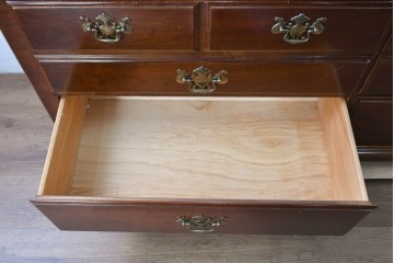 中古　美品　アメリカ　トーマスビル(Thomasville)　インプレッション(IMPRESSIONS)　クラシカルな意匠と収納力を兼ね備えたチェスト　(R-087803)