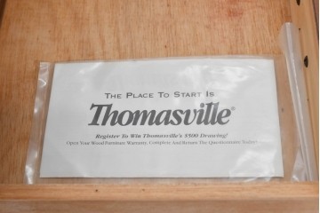 中古　美品　アメリカ　トーマスビル(Thomasville)　インプレッション(IMPRESSIONS)　クラシカルな意匠と収納力を兼ね備えたチェスト　(R-087803)