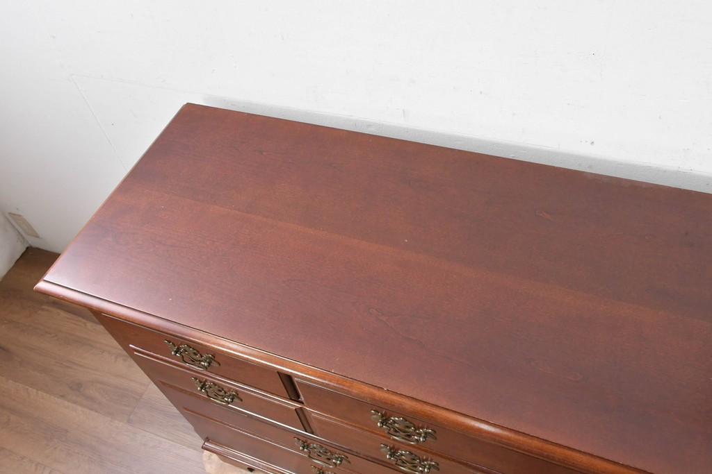 中古　美品　アメリカ　トーマスビル(Thomasville)　インプレッション(IMPRESSIONS)　クラシカルな意匠と収納力を兼ね備えたチェスト　(R-087803)