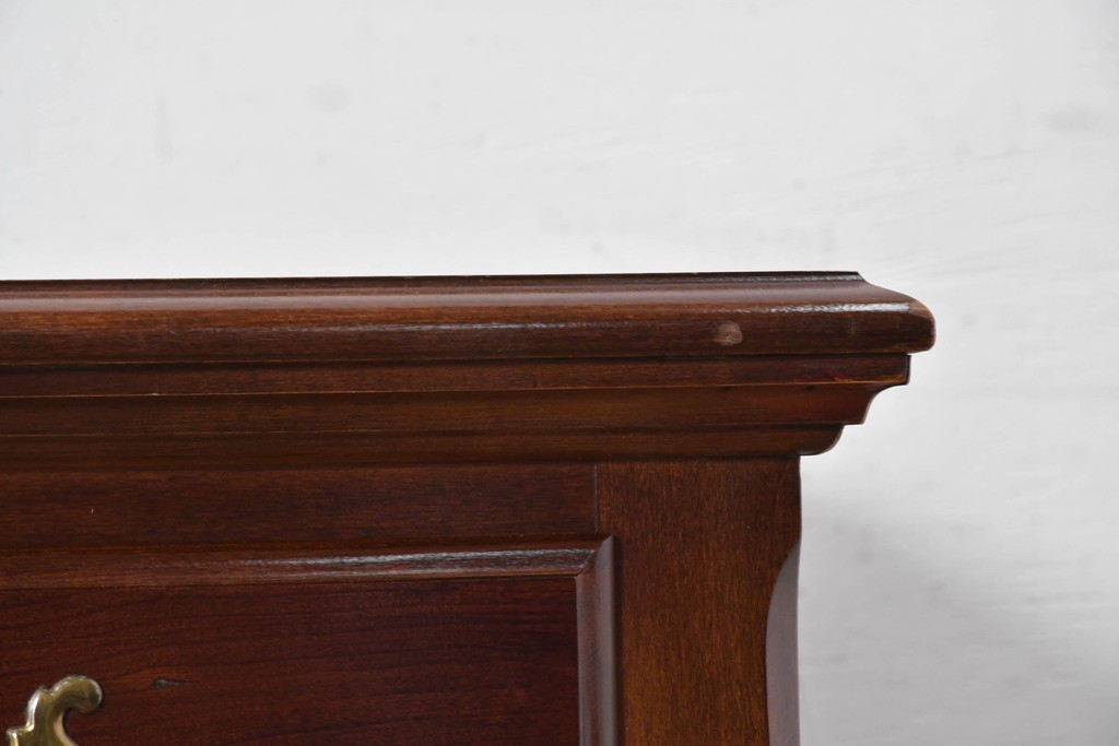 中古　美品　アメリカ　トーマスビル(Thomasville)　インプレッション(IMPRESSIONS)　クラシカルな意匠と収納力を兼ね備えたチェスト　(R-087803)