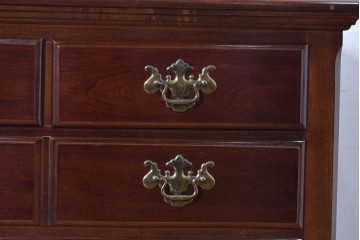 中古　美品　アメリカ　トーマスビル(Thomasville)　インプレッション(IMPRESSIONS)　クラシカルな意匠と収納力を兼ね備えたチェスト　(R-087803)