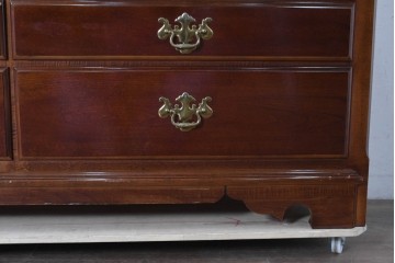 中古　美品　アメリカ　トーマスビル(Thomasville)　インプレッション(IMPRESSIONS)　クラシカルな意匠と収納力を兼ね備えたチェスト　(R-087803)