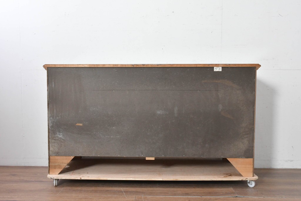 中古　美品　アメリカ　トーマスビル(Thomasville)　インプレッション(IMPRESSIONS)　クラシカルな意匠と収納力を兼ね備えたチェスト　(R-087803)