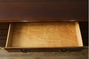 中古　美品　アメリカ　トーマスビル(Thomasville)　インプレッション(IMPRESSIONS)　クラシカルな意匠と収納力を兼ね備えたチェスト　(R-087803)