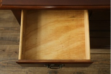 中古　美品　アメリカ　トーマスビル(Thomasville)　インプレッション(IMPRESSIONS)　クラシカルな意匠と収納力を兼ね備えたチェスト　(R-087803)