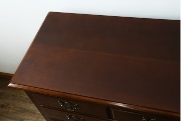 中古　美品　アメリカ　トーマスビル(Thomasville)　インプレッション(IMPRESSIONS)　クラシカルな意匠と収納力を兼ね備えたチェスト　(R-087803)