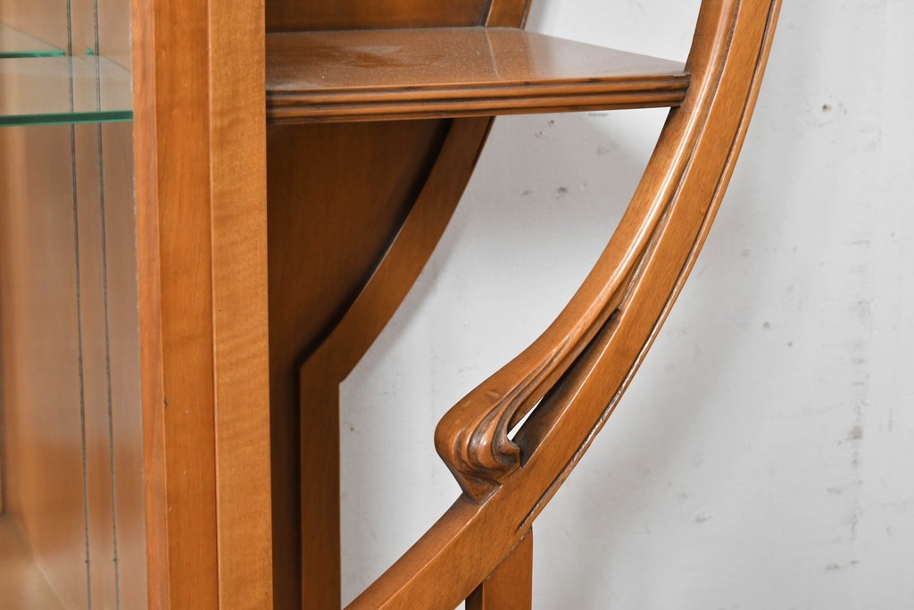 中古　美品　イタリア高級家具　メデア(Medea)　アールヌーヴォー様式　曲線美と彫刻装飾が際立つキャビネット　(R-087804)