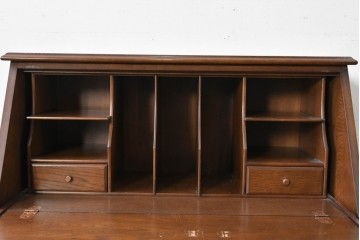 中古　横浜クラシック家具 ダニエル(Daniel)　希少カラー!　オーク材　装飾が美しいクラシカルなライティングビューロー　定価約55万円　(R-087805)