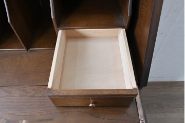 中古　横浜クラシック家具 ダニエル(Daniel)　希少カラー!　オーク材　装飾が美しいクラシカルなライティングビューロー　定価約55万円　(R-087805)