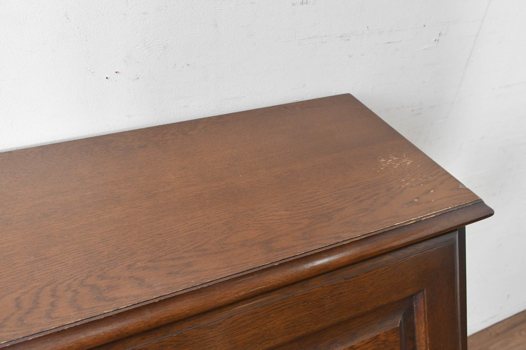 中古　横浜クラシック家具 ダニエル(Daniel)　希少カラー!　オーク材　装飾が美しいクラシカルなライティングビューロー　定価約55万円　(R-087805)