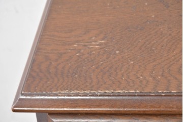 中古　横浜クラシック家具 ダニエル(Daniel)　希少カラー!　オーク材　装飾が美しいクラシカルなライティングビューロー　定価約55万円　(R-087805)